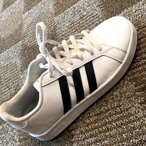 Adidas Size 5 Sneakers in Black and White